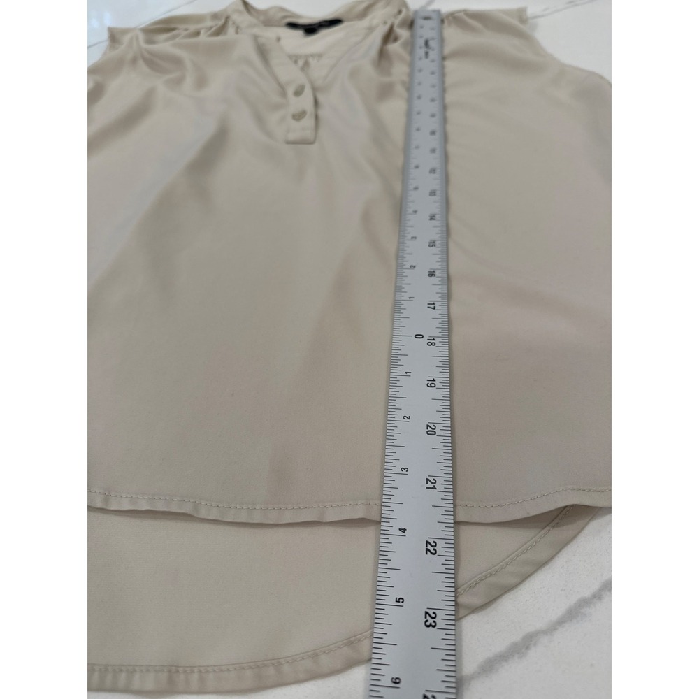 Banana Republic Sleeveless Satin Blouse Sz XS Champagne Chic Timeless Luxury - Picture 8 of 8